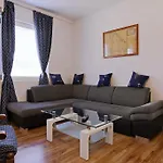 Urban Duo Apartment Split
